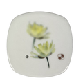 Wierookschaal Yume No Yume Witte Lotus, vrijstaand beeld met merkteken