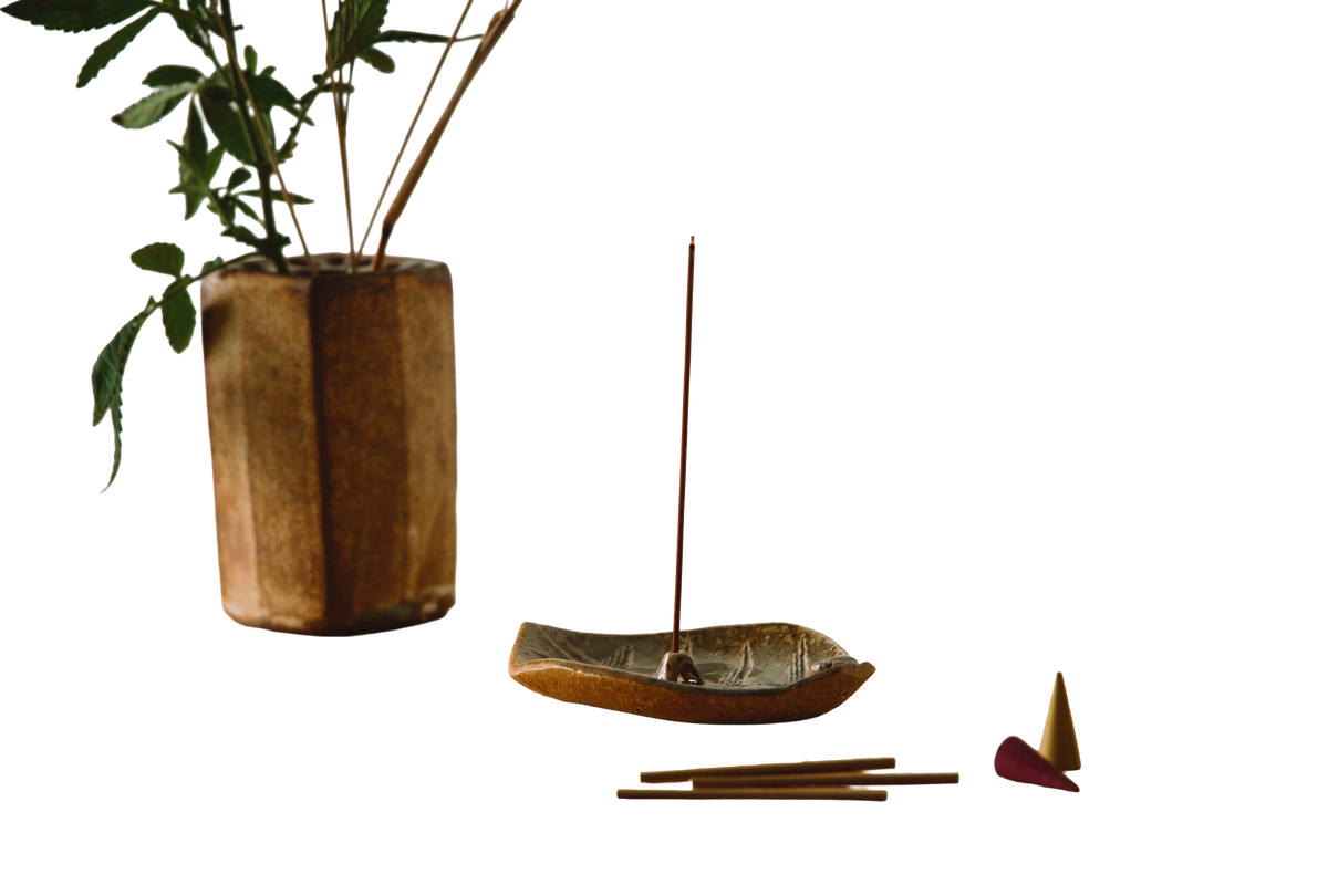 Wierookhouder Konoha Leaf met wierookstokje en accessoires, vrijstaand